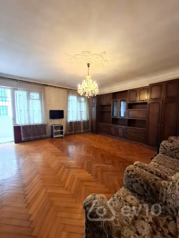 Satılır 4 otaqlı köhnə tikili 80 m²