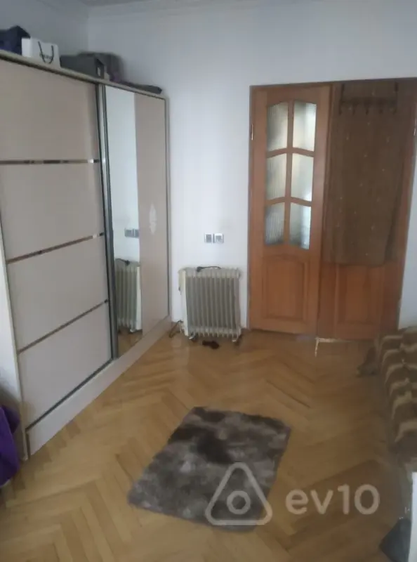 Kirayə verilir 3 otaqlı köhnə tikili 80 m²