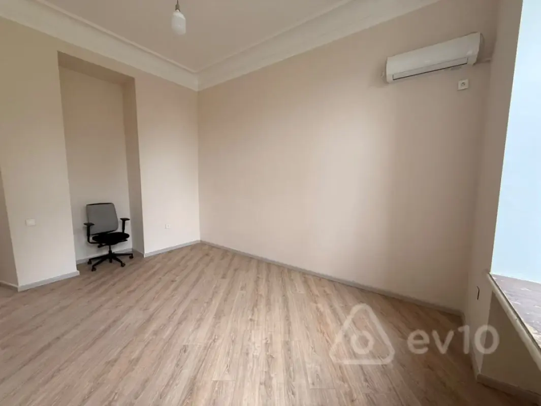 Kirayə verilir 1 otaqlı ofis 47 m²