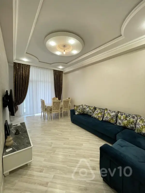 Kirayə verilir 2 otaqlı yeni tikili 70 m²