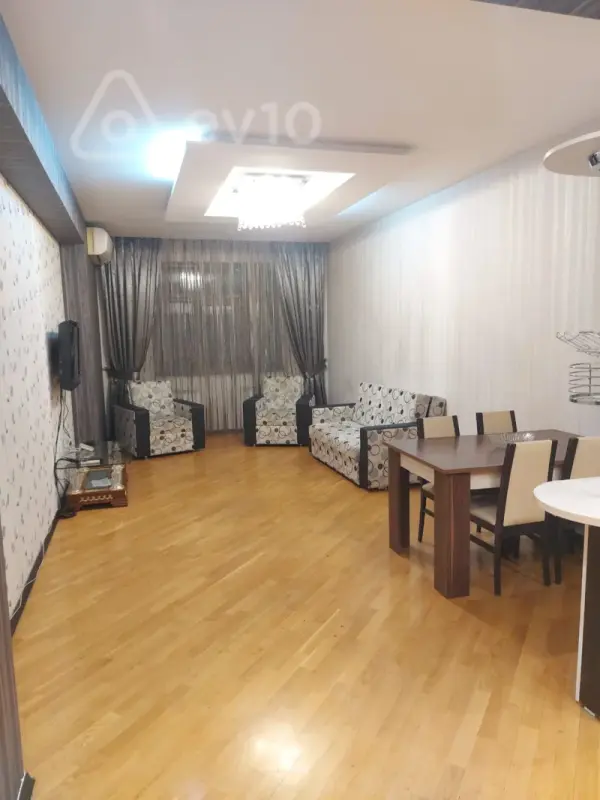 Kirayə verilir 2 otaqlı yeni tikili 80 m²