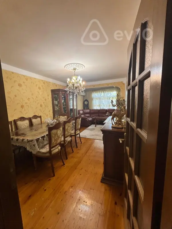 Satılır 2 otaqlı köhnə tikili 65 m²