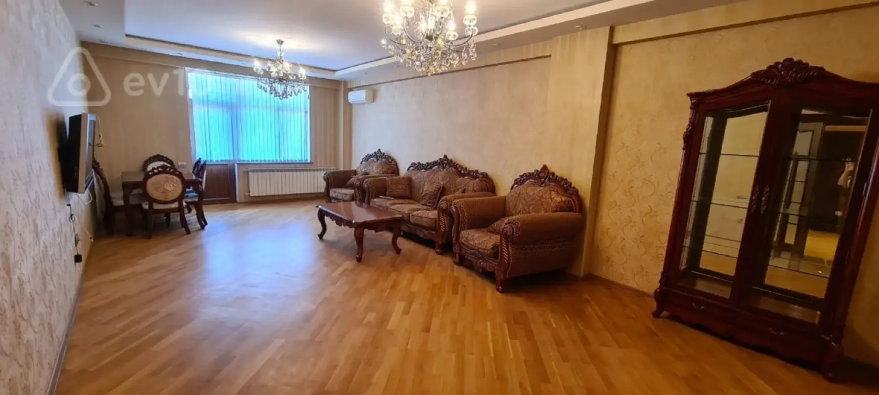 Kirayə verilir 4 otaqlı yeni tikili 200 m²