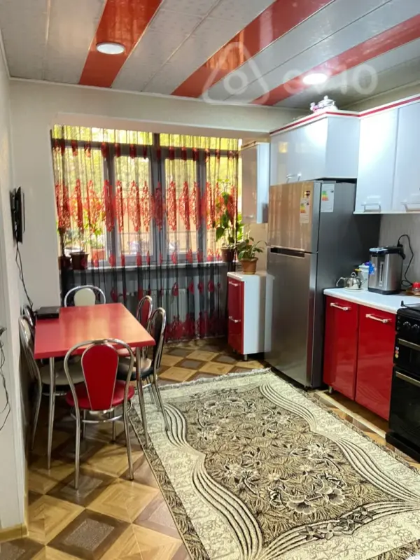 Satılır 2 otaqlı köhnə tikili 60 m²