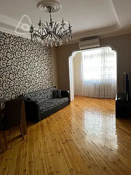 Kirayə verilir 4 otaqlı köhnə tikili 140 m² — Bakı, Yasamal 4 otaq 140.00 m²