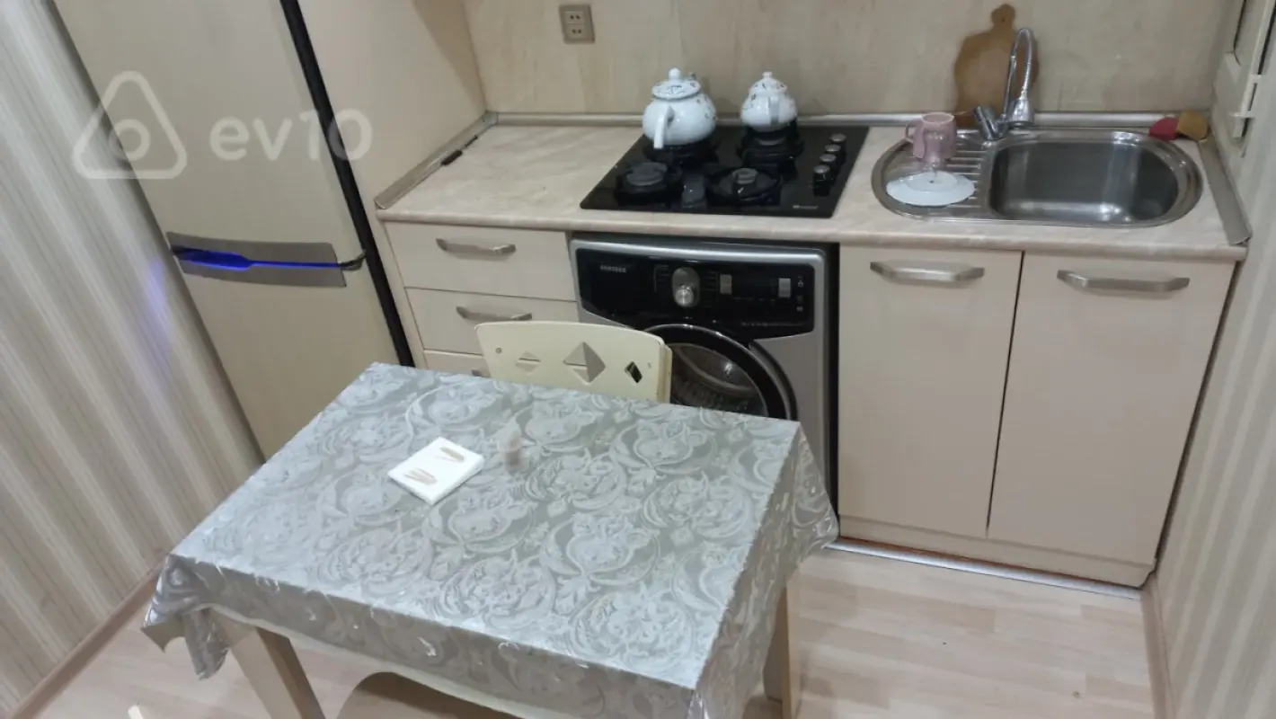 Kirayə verilir 2 otaqlı yeni tikili 50 m²