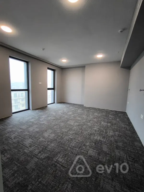 Kirayə verilir 2 otaqlı ofis 74 m²