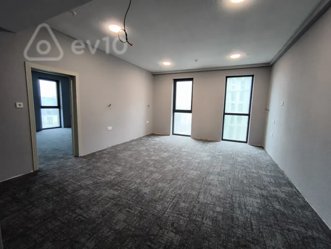 Kirayə verilir 1 otaqlı ofis 41 m²