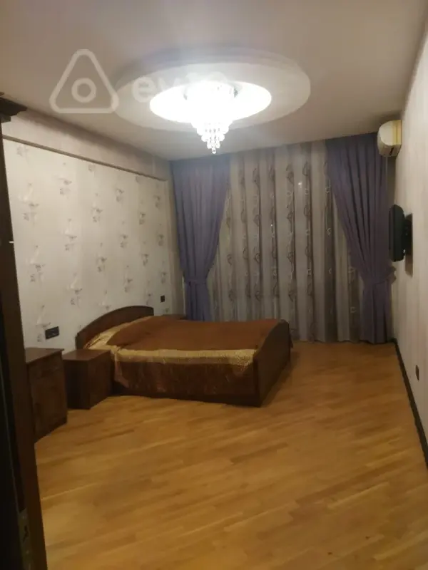 Kirayə verilir 2 otaqlı yeni tikili 80 m²