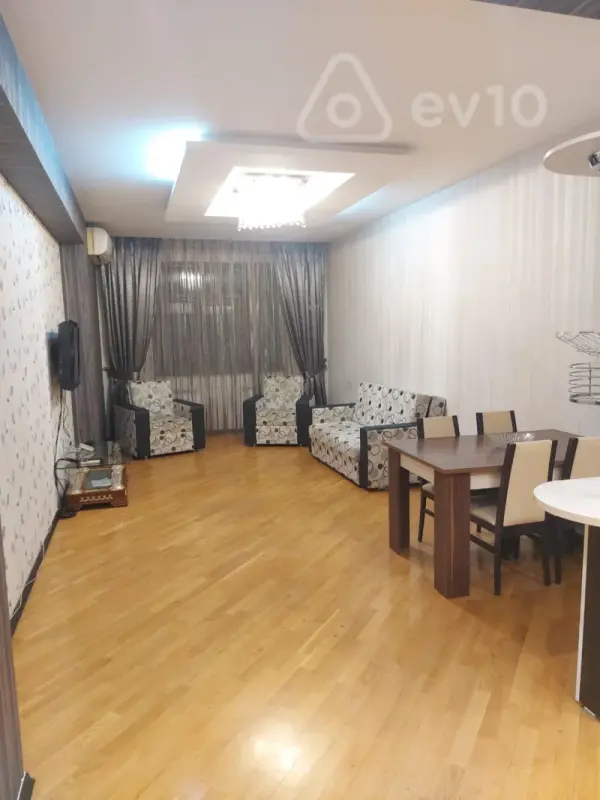 Kirayə verilir 2 otaqlı yeni tikili 80 m²