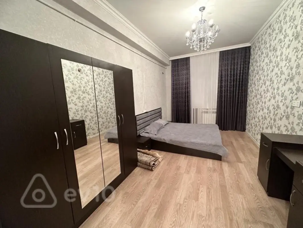 Kirayə verilir 2 otaqlı yeni tikili 75 m²