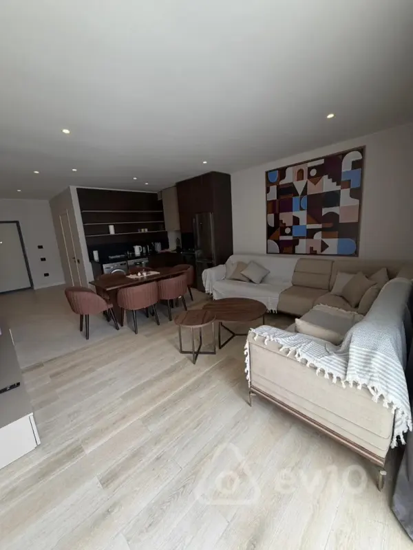Kirayə verilir 3 otaqlı yeni tikili 139 m²