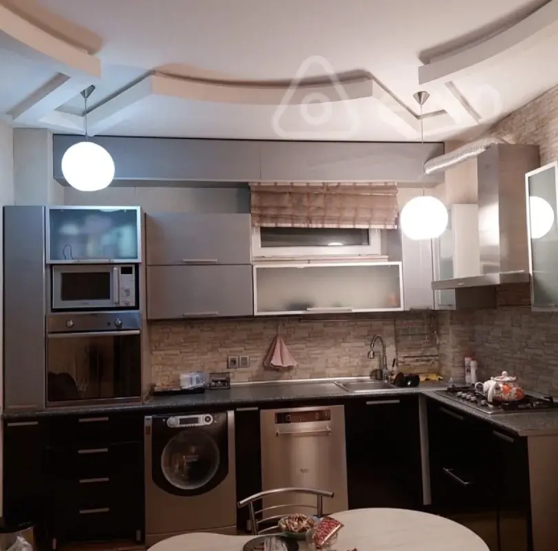 Kirayə verilir 3 otaqlı yeni tikili 105 m²