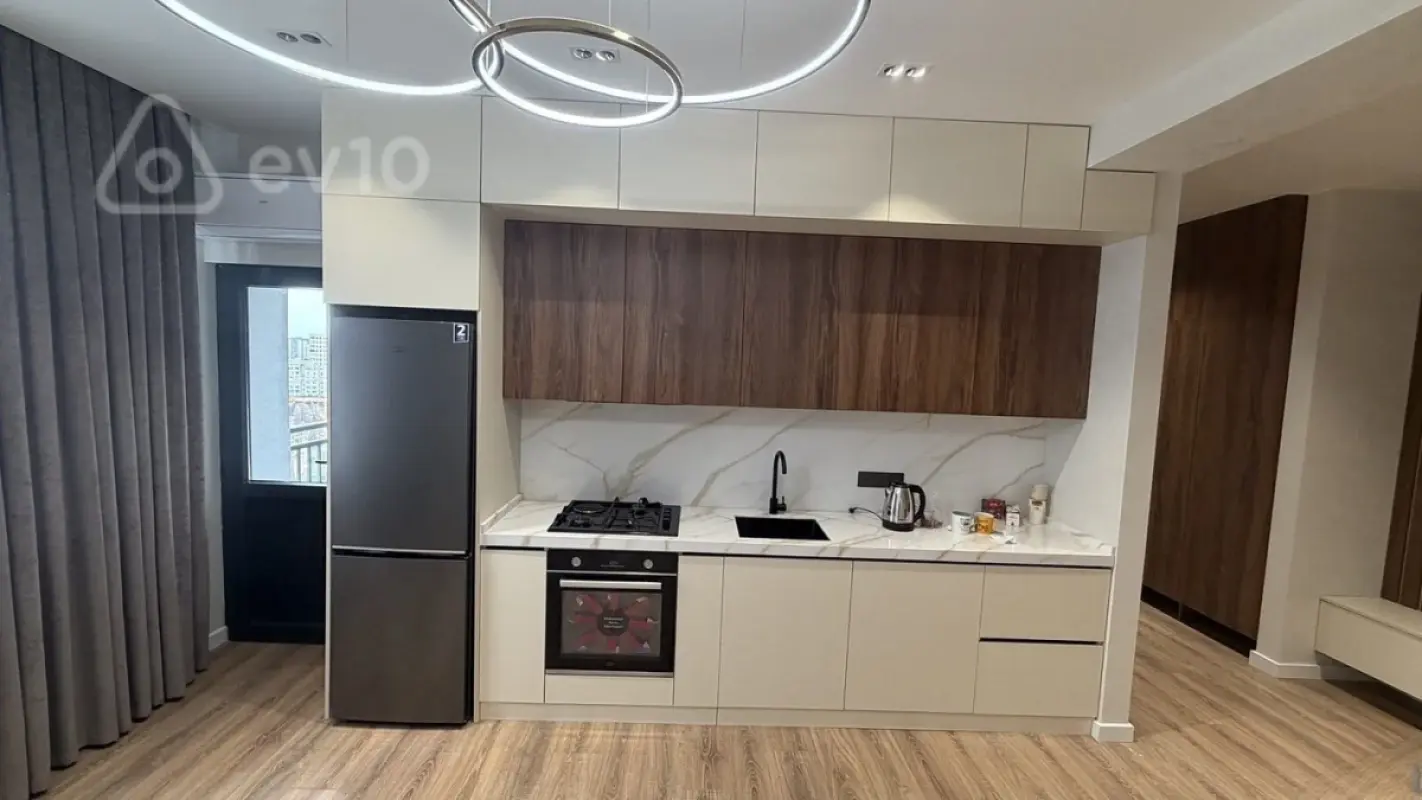 Kirayə verilir 3 otaqlı yeni tikili 75 m²