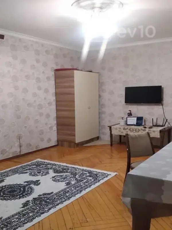 Kirayə verilir 4 otaqlı köhnə tikili 32 m²