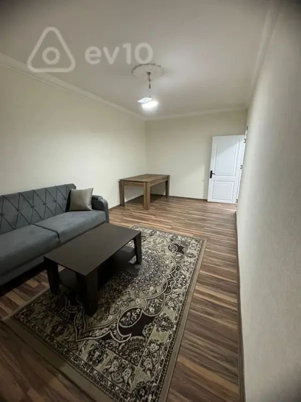 Satılır 2 otaqlı köhnə tikili 60 m²