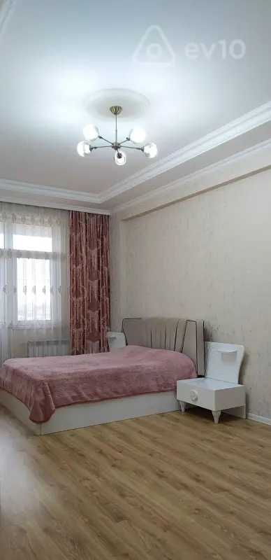 Kirayə verilir 2 otaqlı yeni tikili 71 m²