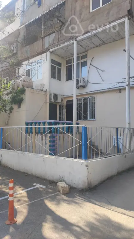 Kirayə verilir 4 otaqlı köhnə tikili 85 m²