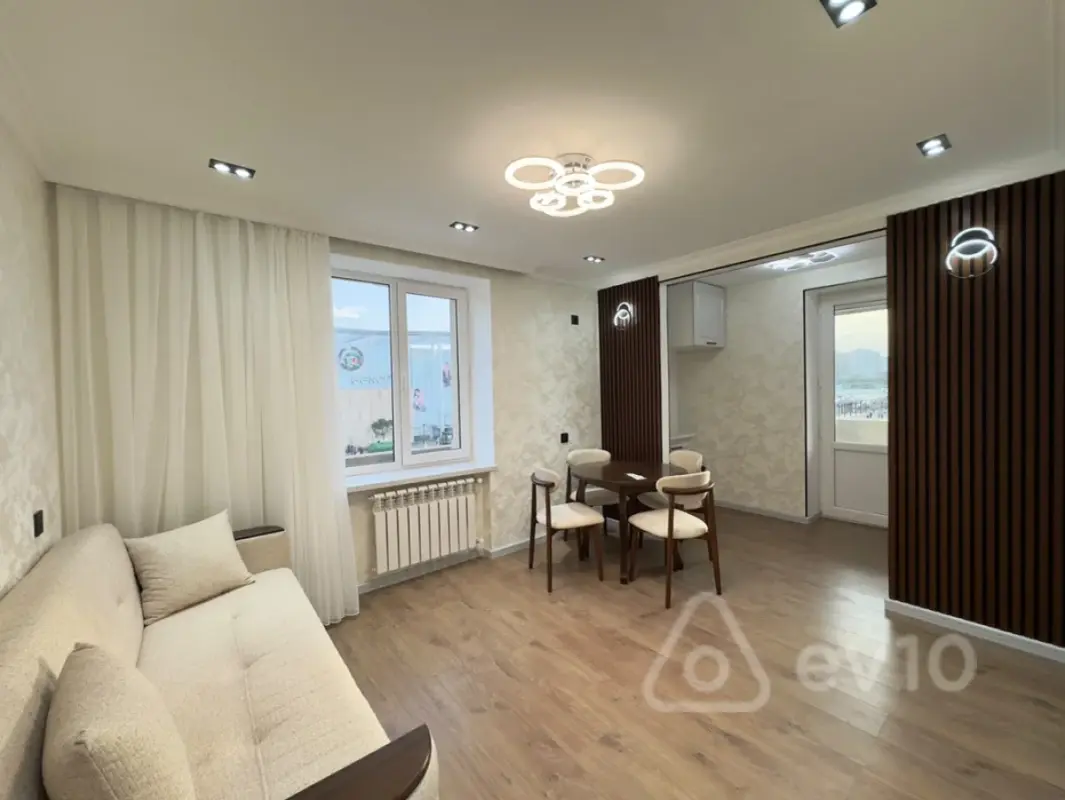 Satılır 2 otaqlı köhnə tikili 40 m²
