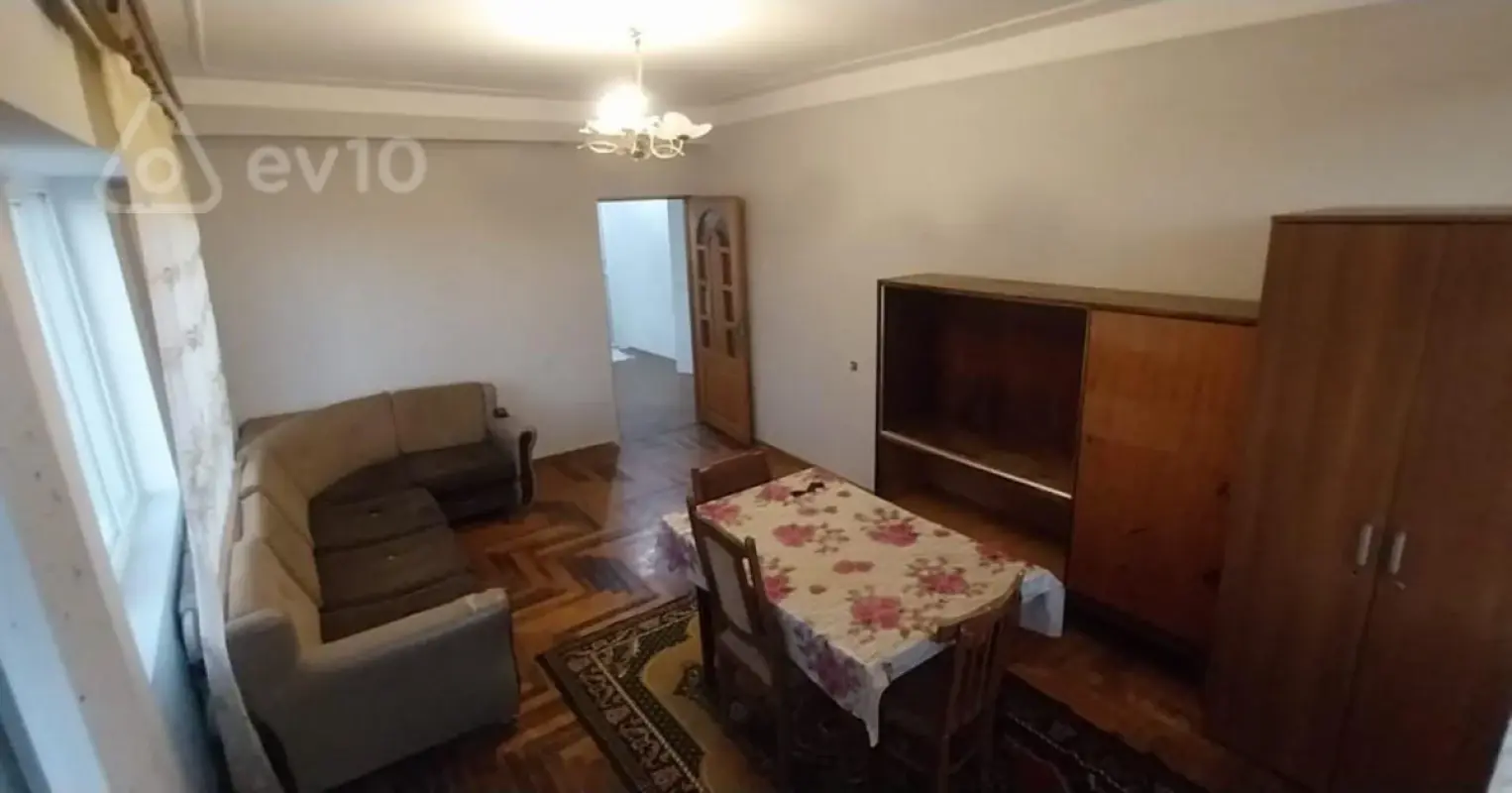 Kirayə verilir 3 otaqlı köhnə tikili 65 m²