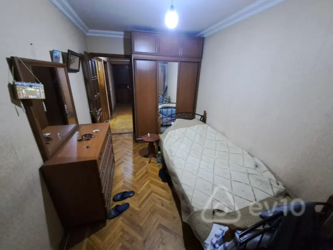 Satılır 3 otaqlı köhnə tikili 73 m²