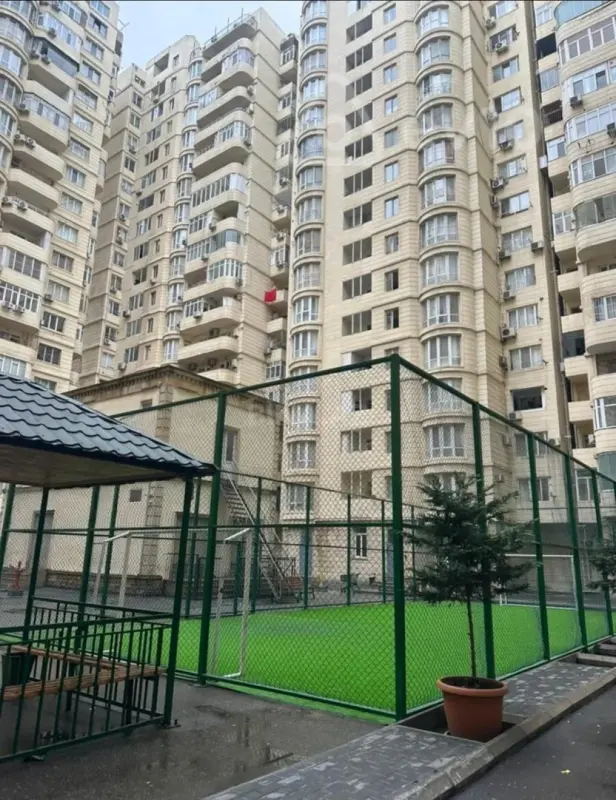 Satılır 3 otaqlı yeni tikili 100 m²