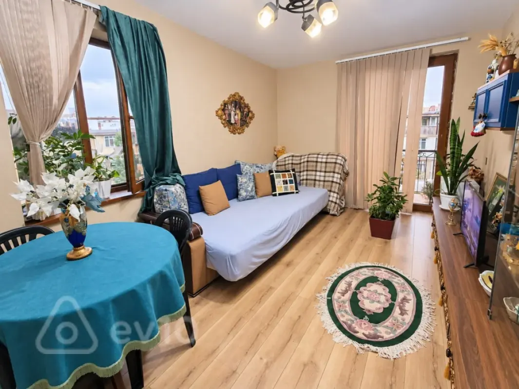 Satılır 1 otaqlı köhnə tikili 35 m²