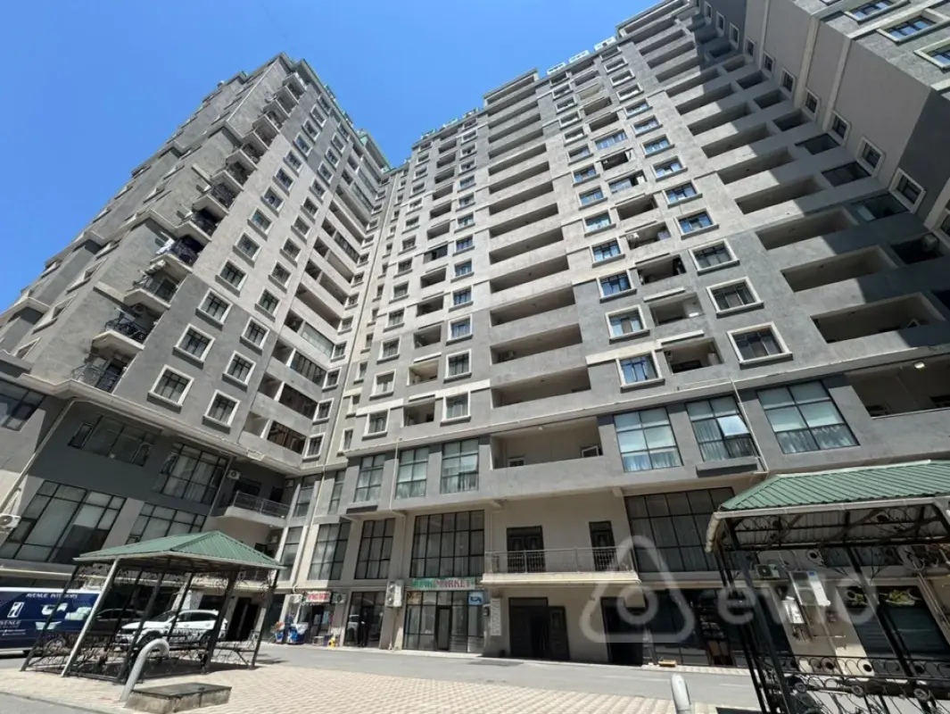 Satılır 3 otaqlı yeni tikili 125 m²