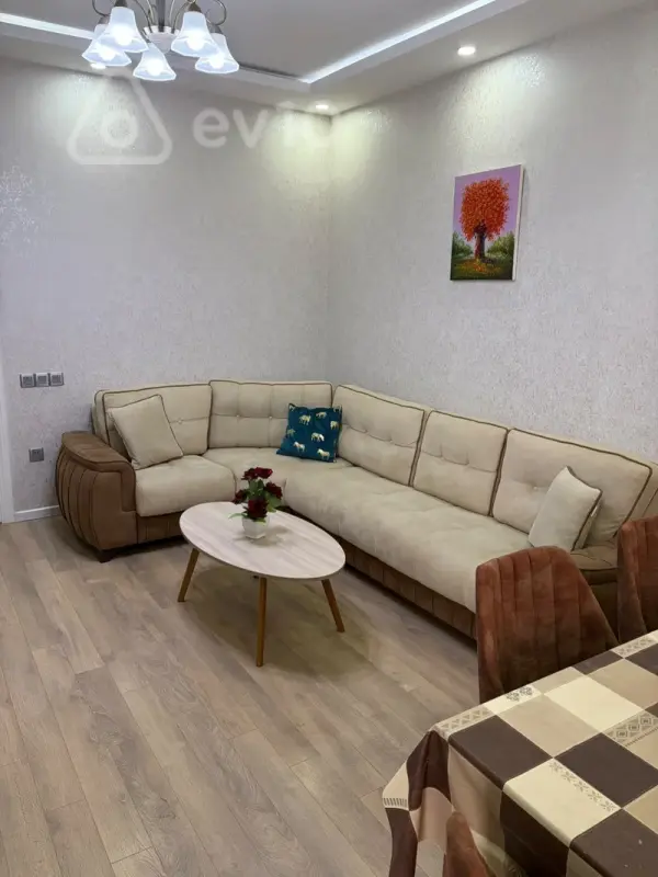 Kirayə verilir 2 otaqlı yeni tikili 68 m²