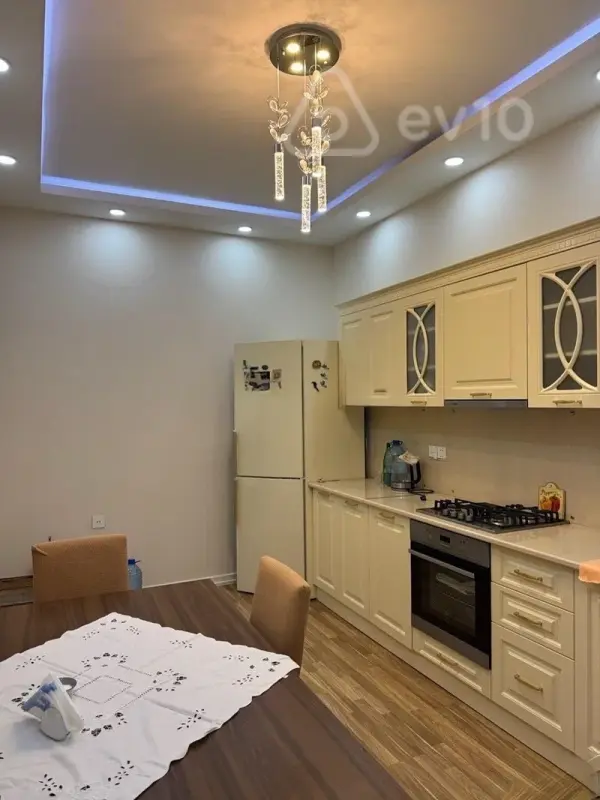 Kirayə verilir 2 otaqlı yeni tikili 85 m²