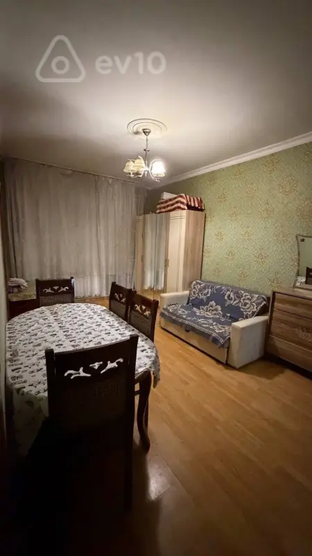 Kirayə verilir 2 otaqlı köhnə tikili 65 m²