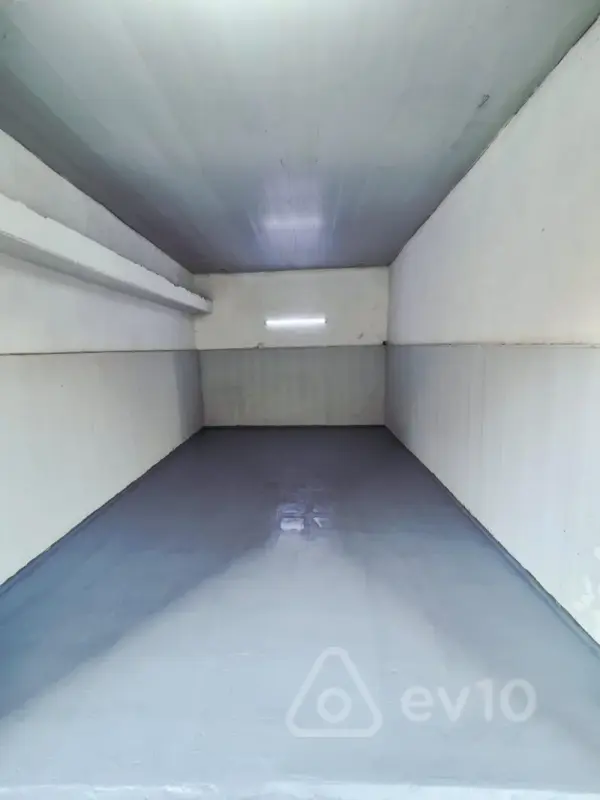 Kirayə verilir qaraj 30 m²