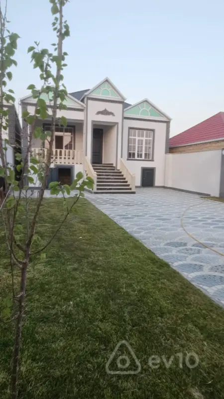 Satılır 4 otaqlı həyət evi 100 m²