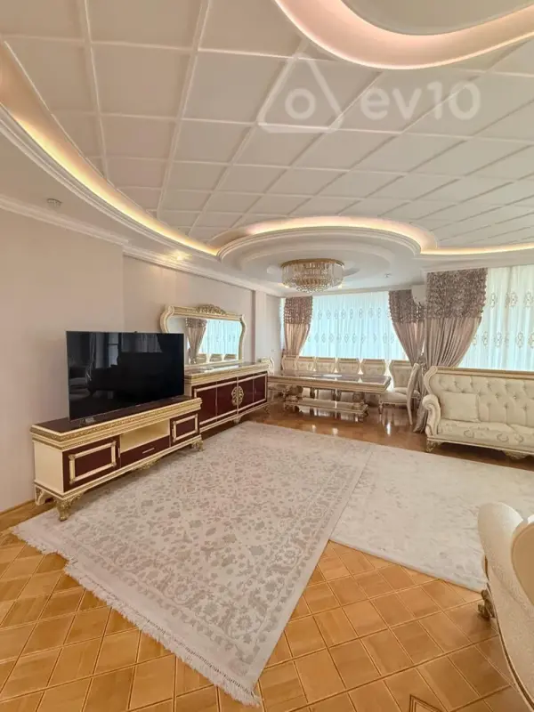 Kirayə verilir 3 otaqlı yeni tikili 140 m²
