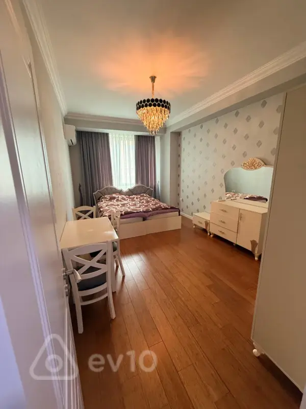 Kirayə verilir 3 otaqlı yeni tikili 90 m²