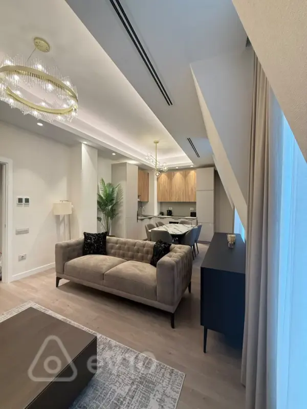 Kirayə verilir 3 otaqlı yeni tikili 110 m²