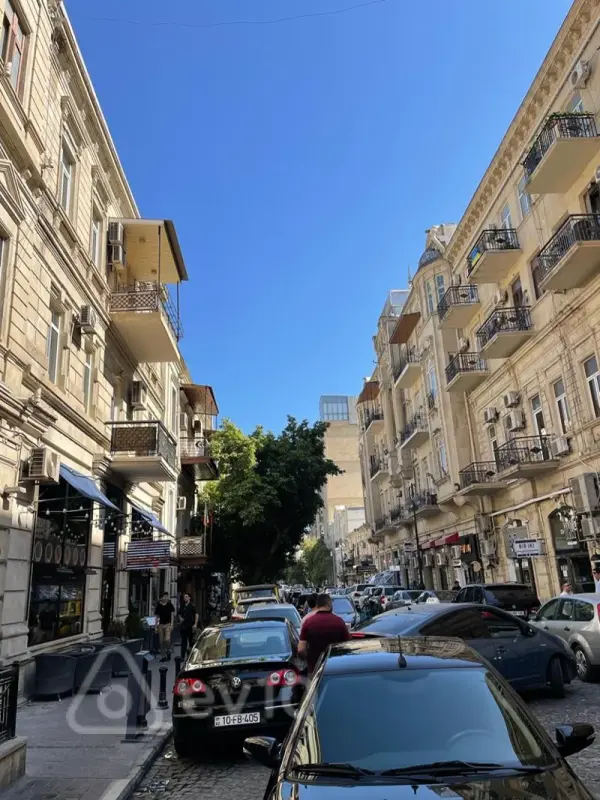 Satılır 3 otaqlı köhnə tikili 94 m²