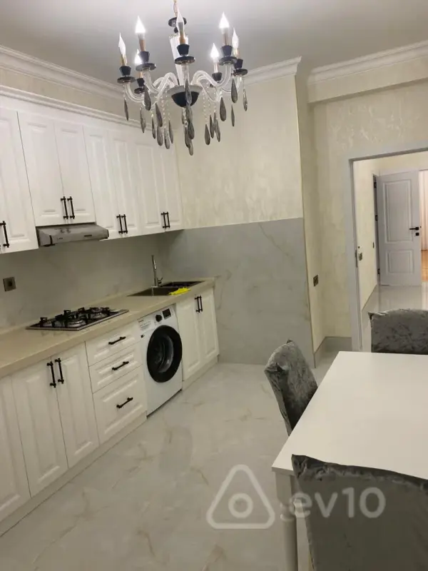Kirayə verilir 3 otaqlı yeni tikili 120 m²