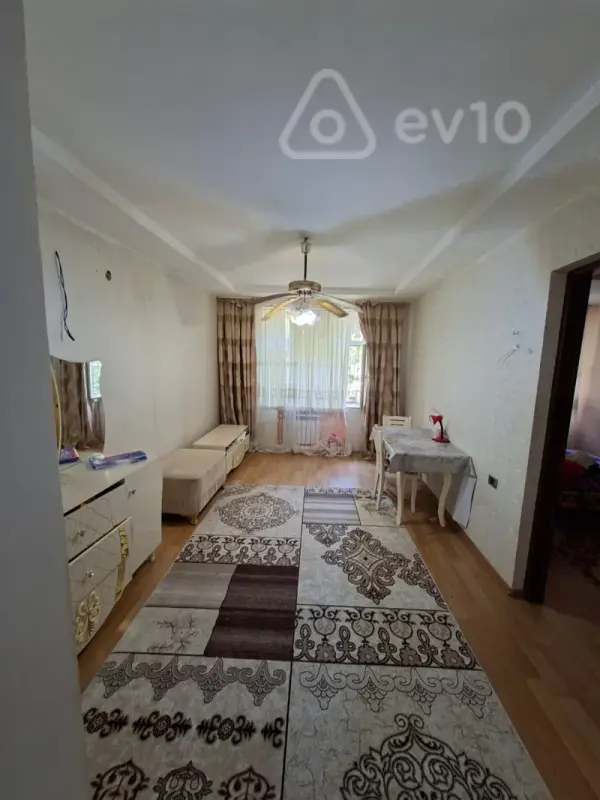 Kirayə verilir 3 otaqlı köhnə tikili 50 m²