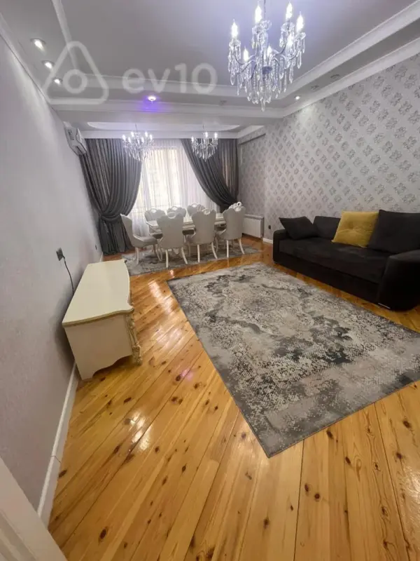 Kirayə verilir 3 otaqlı yeni tikili 135 m²