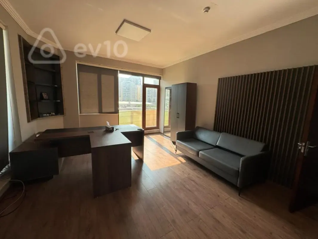 Kirayə verilir mənzil 1400 m²