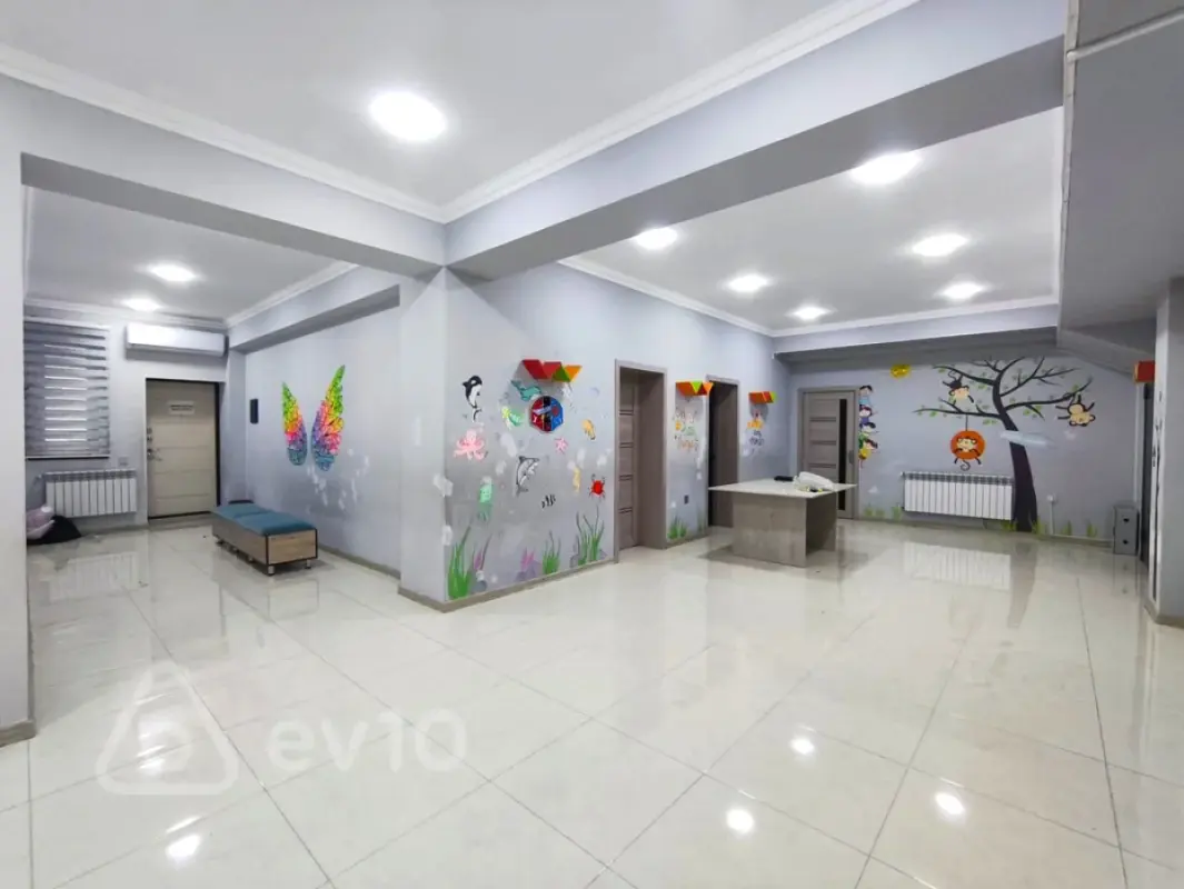 Kirayə verilir mənzil 200 m²
