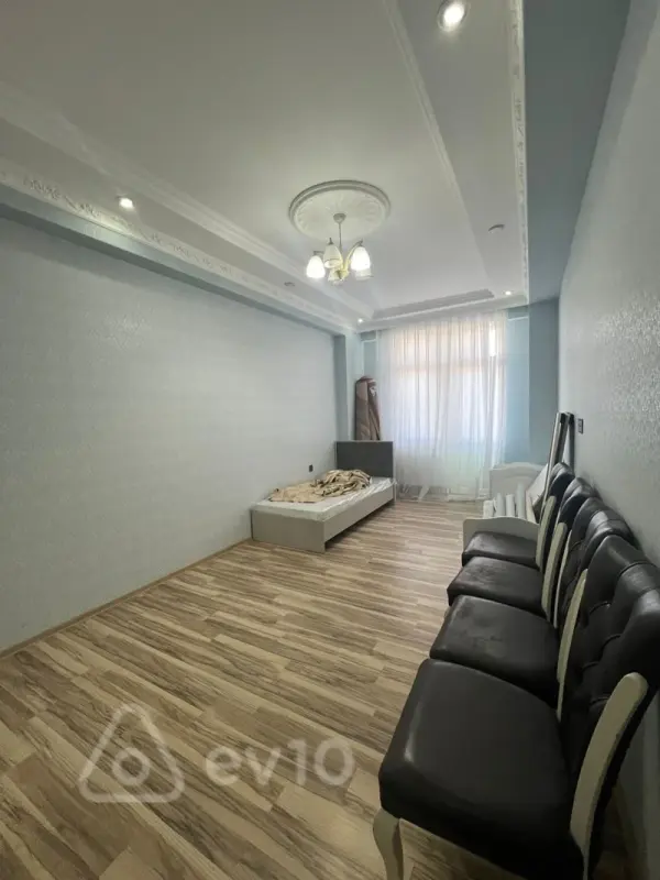 Kirayə verilir 3 otaqlı yeni tikili 100 m²