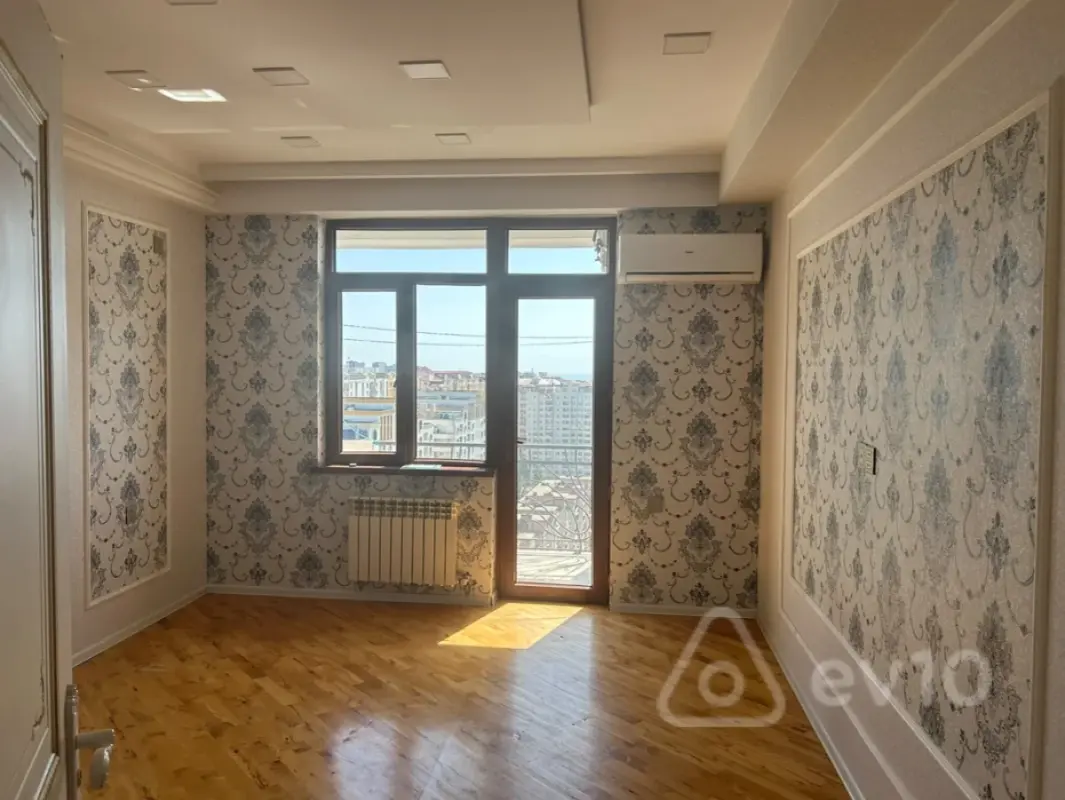 Kirayə verilir 2 otaqlı yeni tikili 73 m²