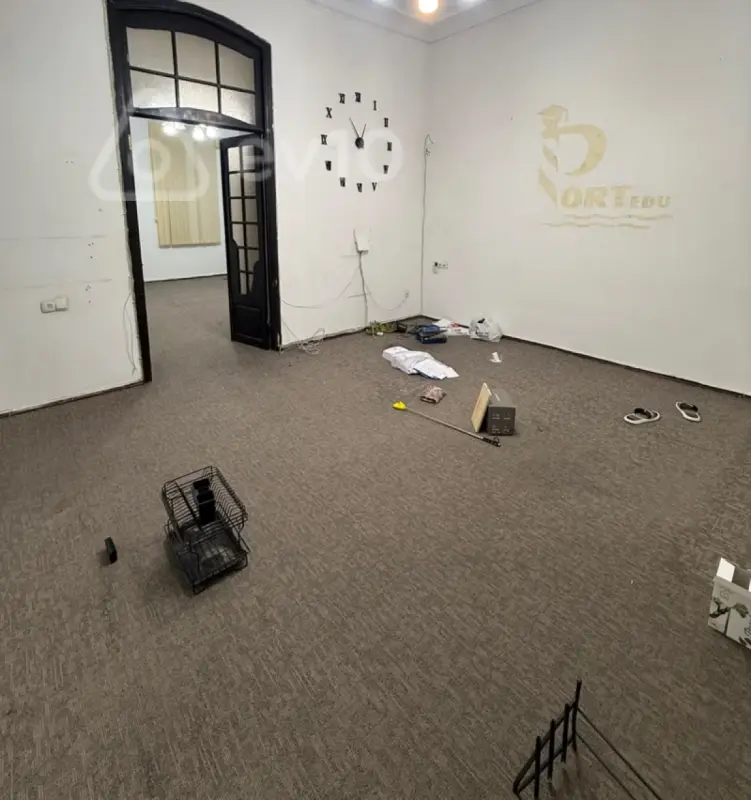 Kirayə verilir 5 otaqlı ofis 176 m²