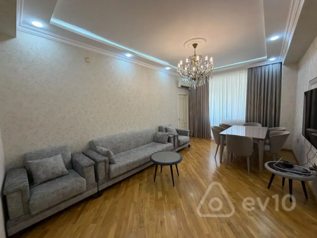 Kirayə verilir 2 otaqlı yeni tikili 70 m²