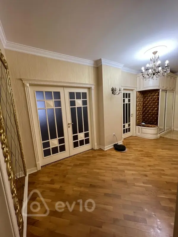 Kirayə verilir 3 otaqlı yeni tikili 137 m²