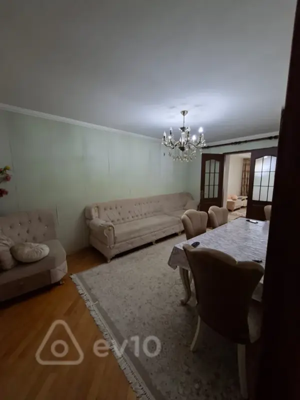 Kirayə verilir 3 otaqlı köhnə tikili 60 m²