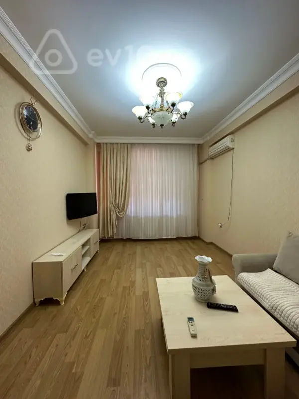 Kirayə verilir 2 otaqlı yeni tikili 70 m²