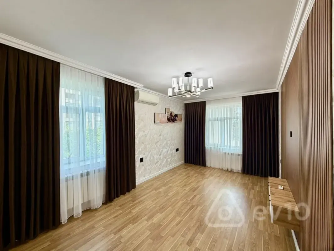 Satılır 2 otaqlı köhnə tikili 65 m²